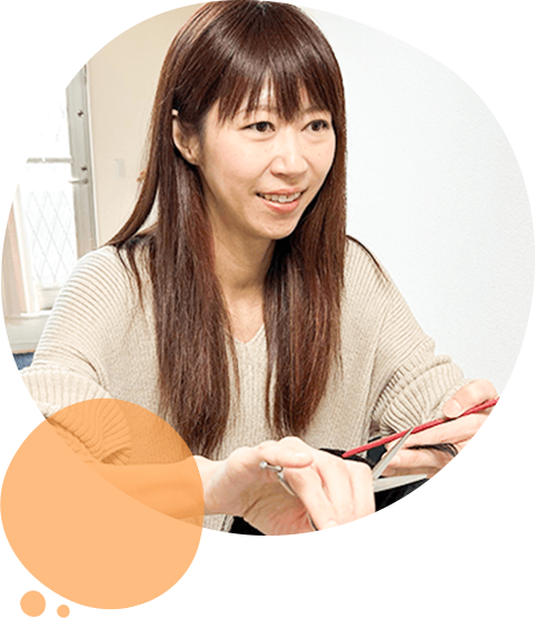 PONO-liiが施術している様子